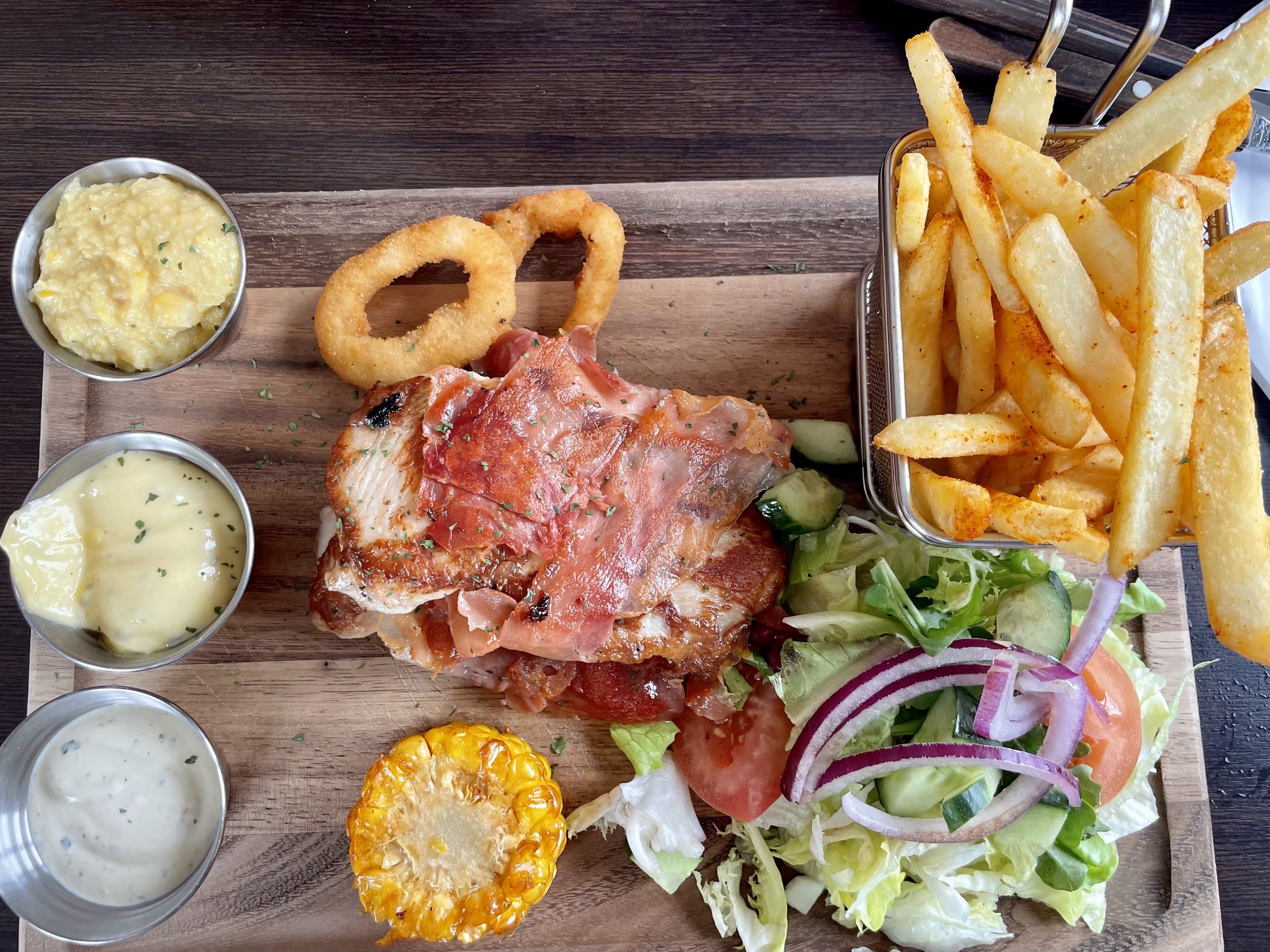 Naboen restaurant AS